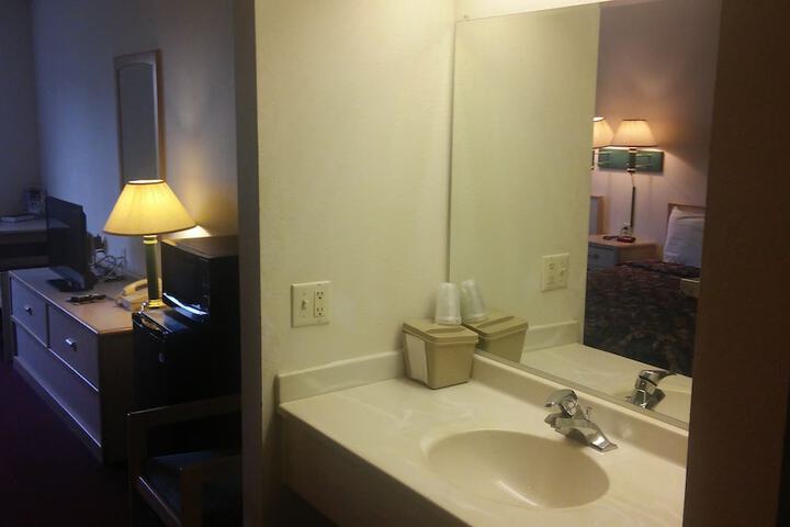 Room 198 of 232