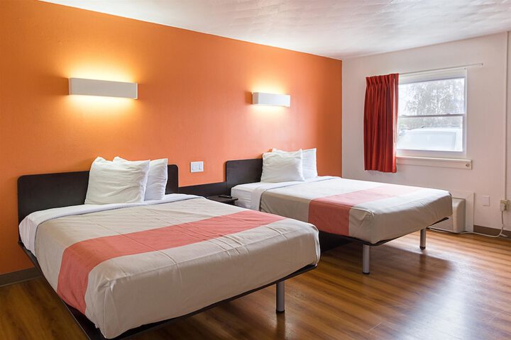 Room 16 of 32