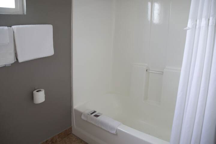 Room 10 of 34