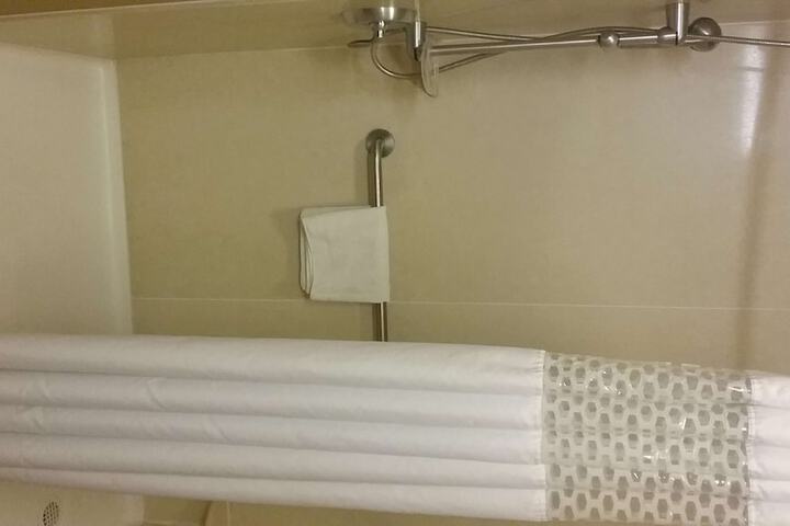Room 40 of 69