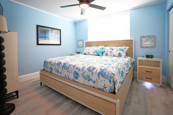 Room 121 of 169