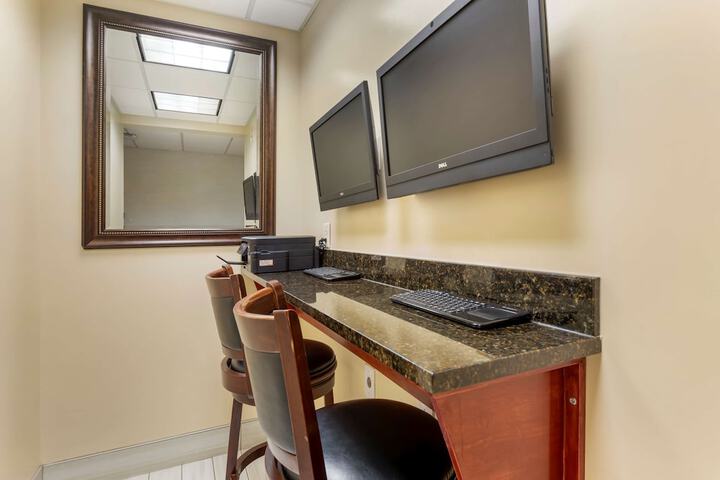 Business Center 49 of 50