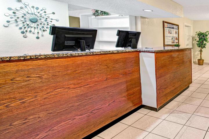 Super 8 by Wyndham Kissimmee