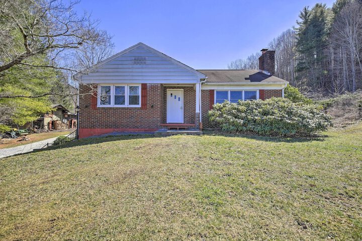Quaint Creekside Home w / Spacious Deck & Yard
