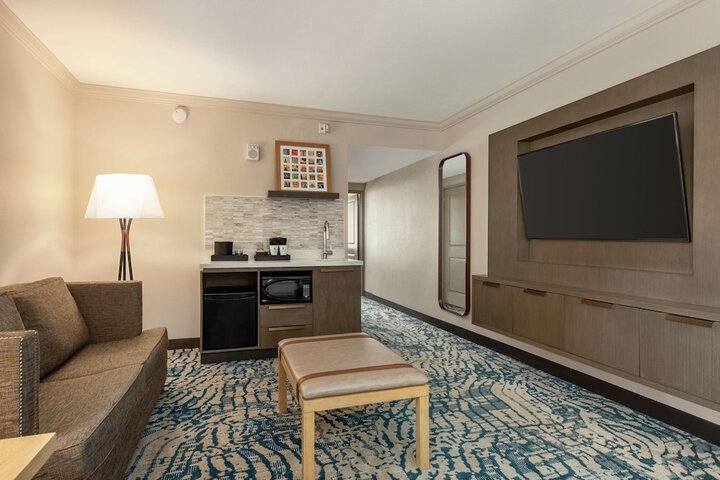 Room 53 of 108