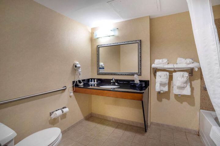 Room 44 of 95