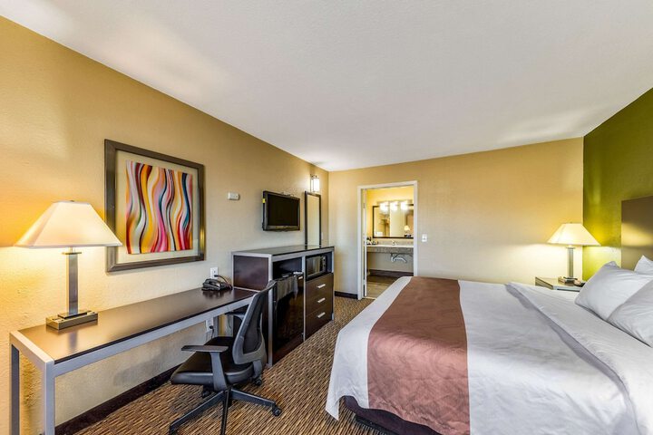Room 52 of 67