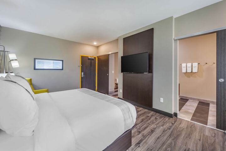 Room 14 of 27