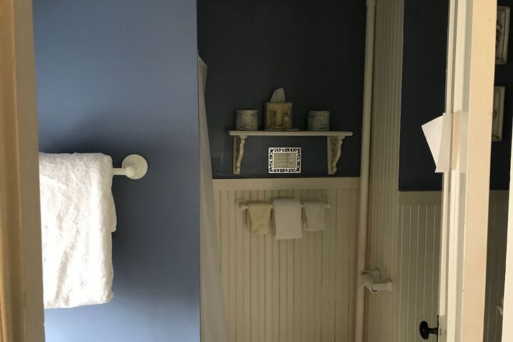 Room 28 of 62