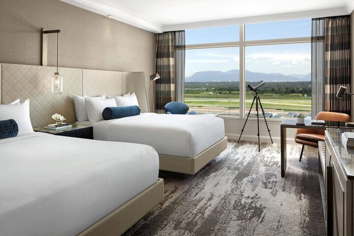 Fairmont Vancouver Airport In-Terminal Hotel
