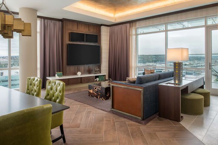 Embassy Suites by Hilton Seattle Downtown Pioneer Square