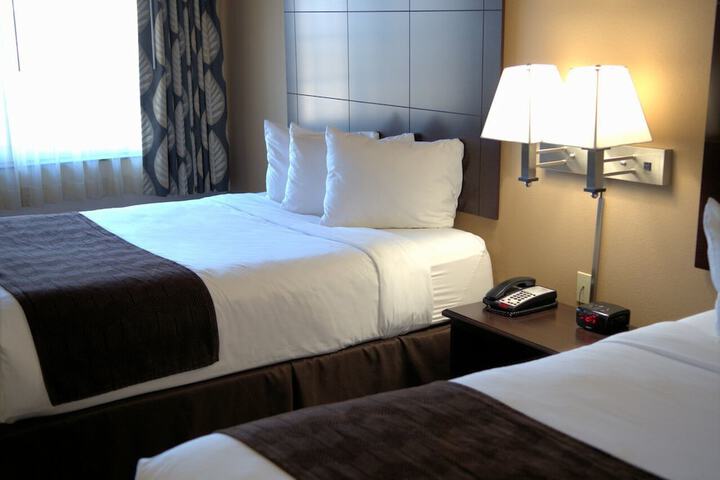 Rock Island Inn & Suites