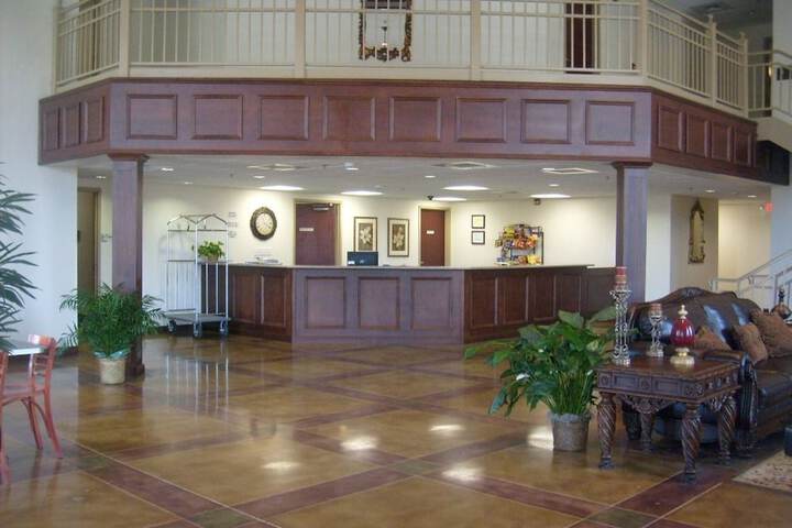 Heritage Inn & Suites