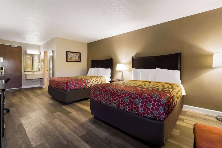 Room 16 of 31