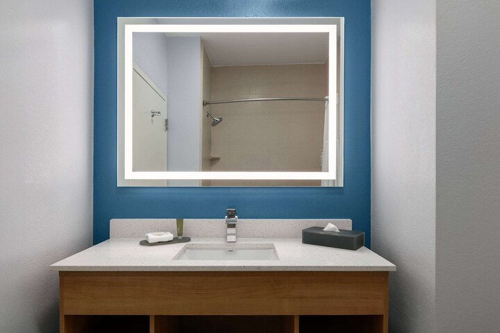 Room 19 of 30