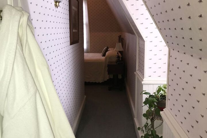 Room 46 of 94