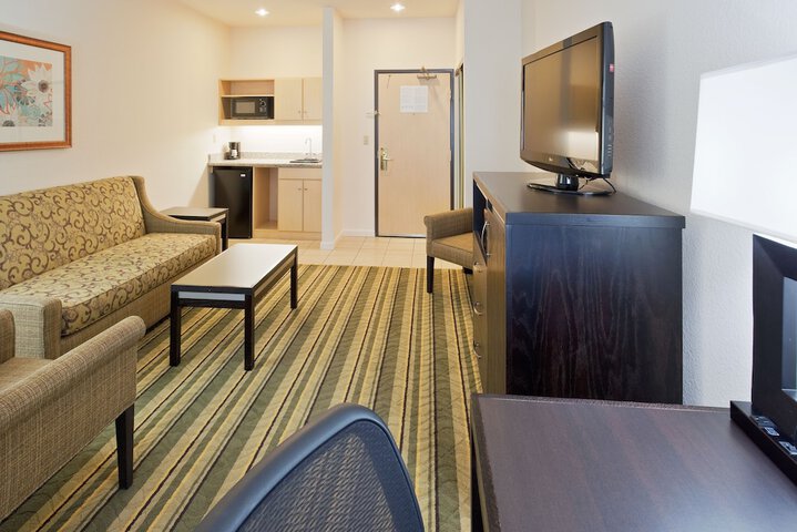 Room 107 of 150