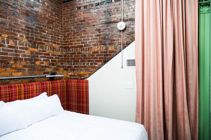 Room 133 of 195