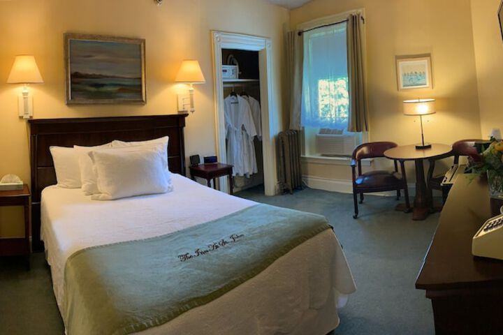 Room 12 of 24