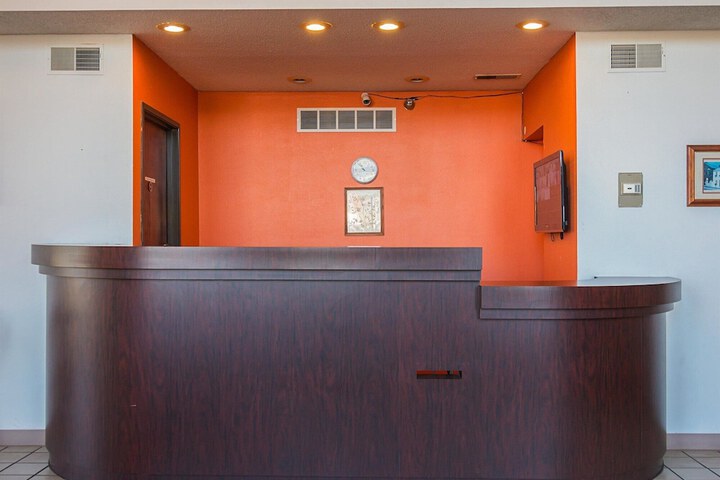 Motel 6 Hannibal MO