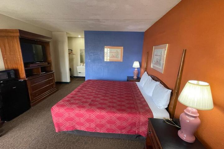 Room 71 of 107