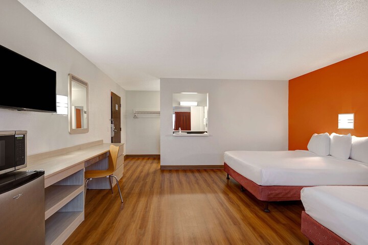 Room 7 of 25