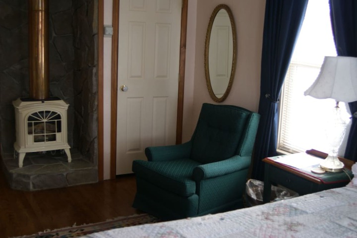 Room 10 of 21