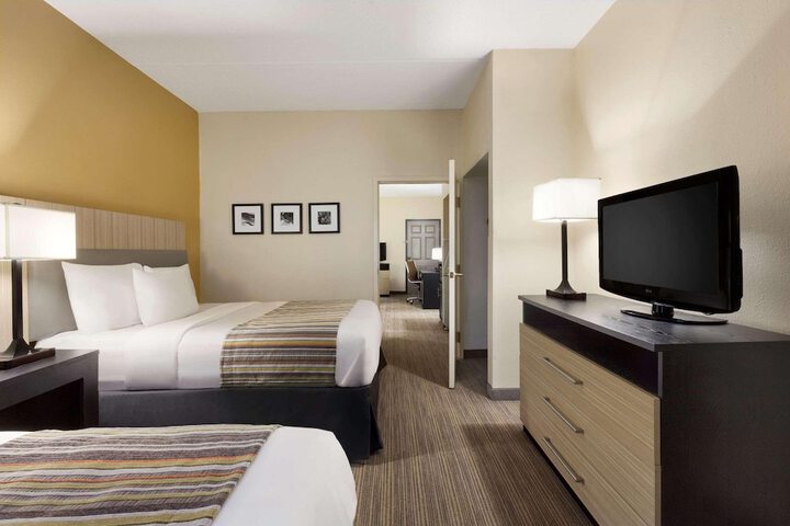 Room 7 of 18