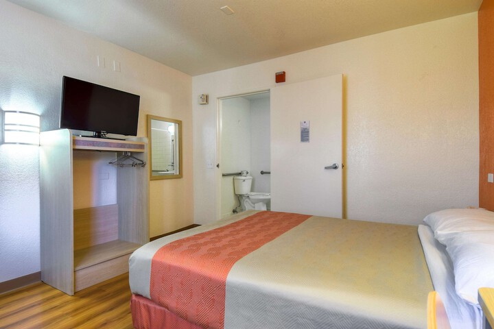 Motel 6 San Dimas CA - Los Angeles