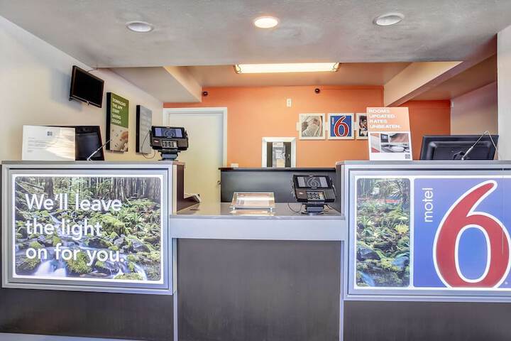 Motel 6 Medford OR