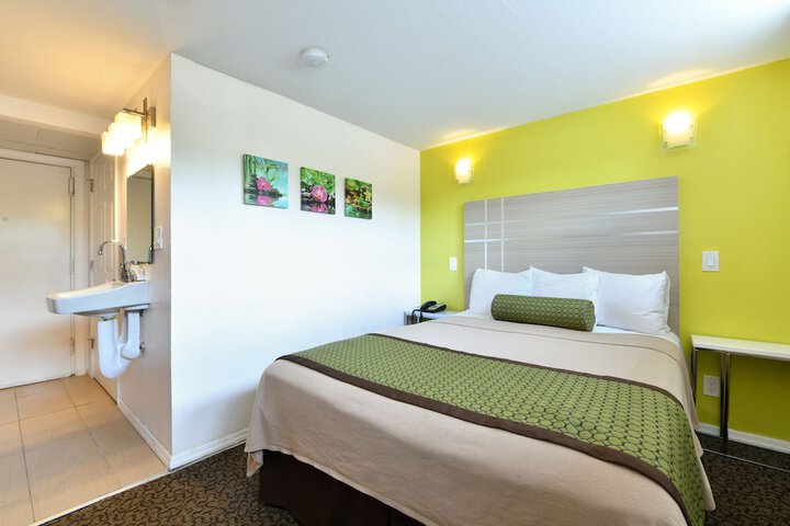 Room 26 of 31