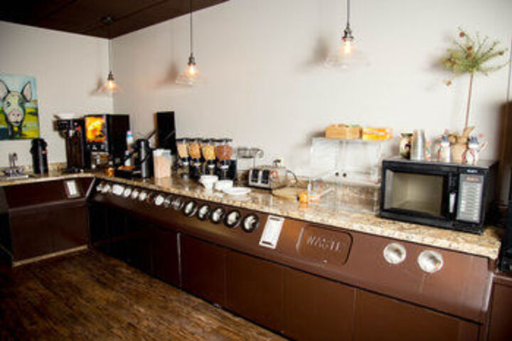 Lark Inn