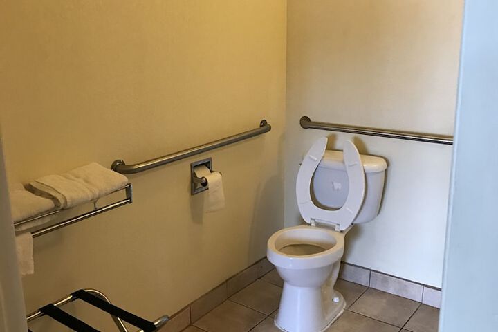 Room 12 of 17