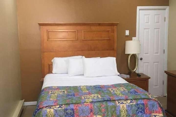 Room 12 of 19