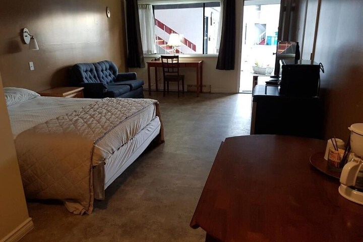 Room 25 of 32