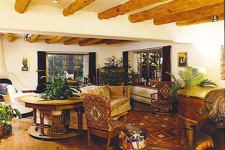 TOUCHSTONE INN