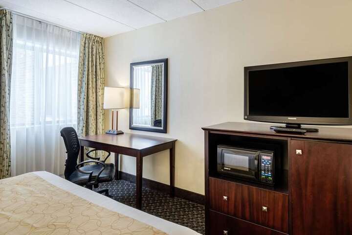 Room 35 of 61