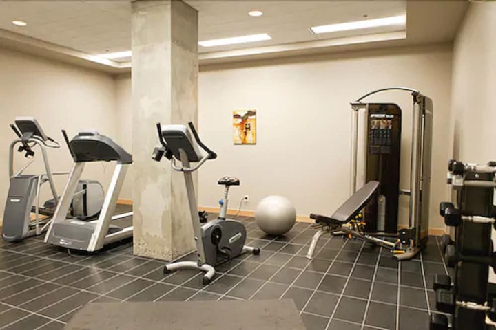 Hotel Le Dauphin Montreal Centre Ville