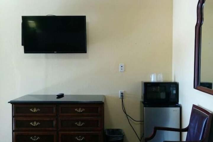 Room 56 of 77