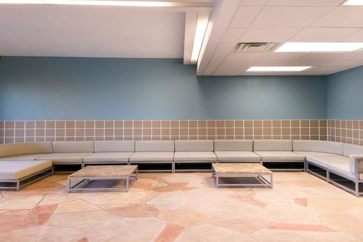 Holiday Inn Hotel & Suites Warren by IHG