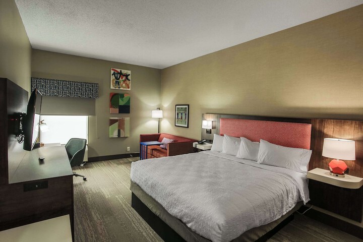 Room 8 of 32