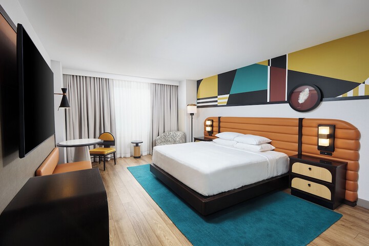 Room 15 of 30