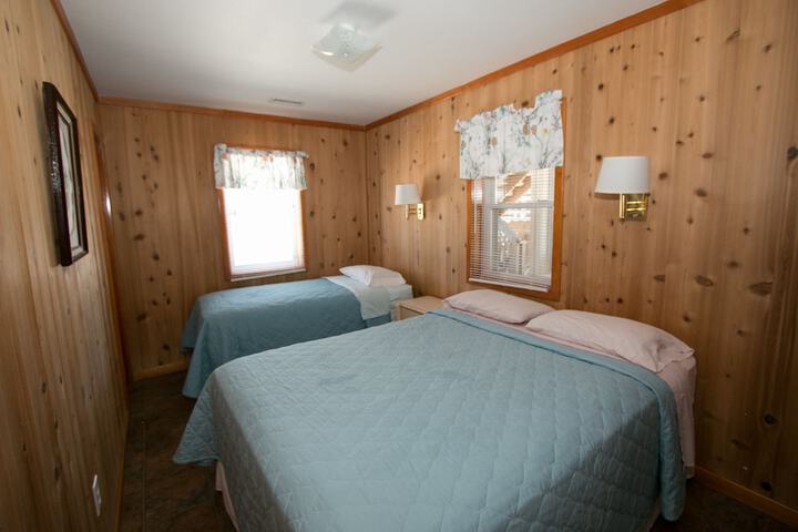 Room 107 of 199