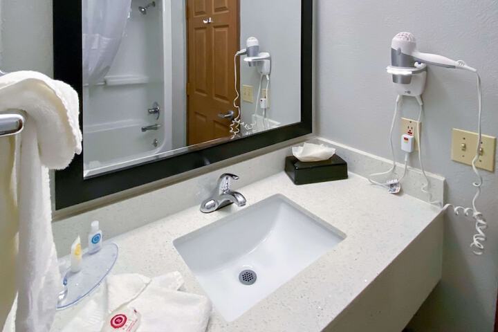 Room 12 of 23