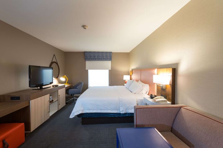 Room 9 of 28