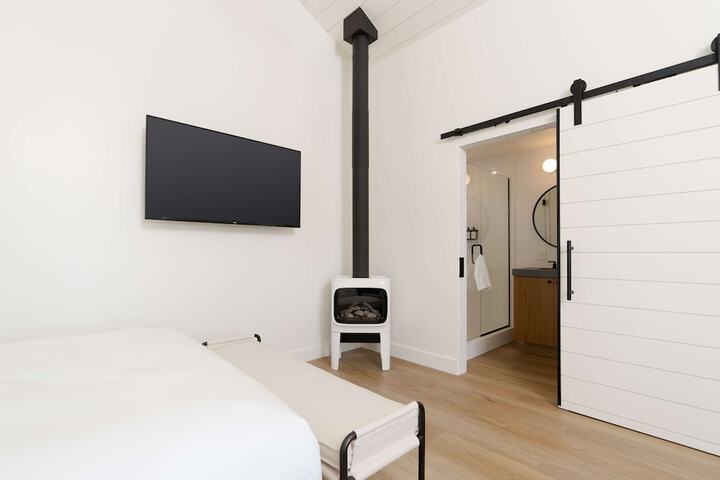 Room 30 of 85