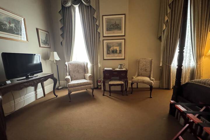 Room 43 of 142