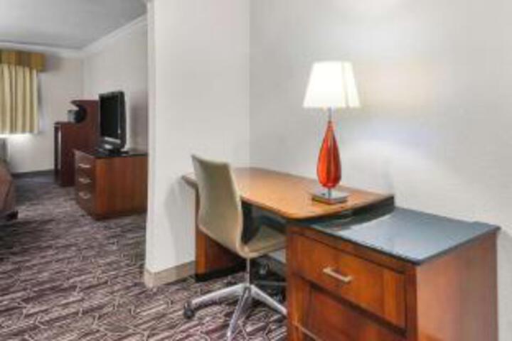 Best Western Winscott Inn & Suites