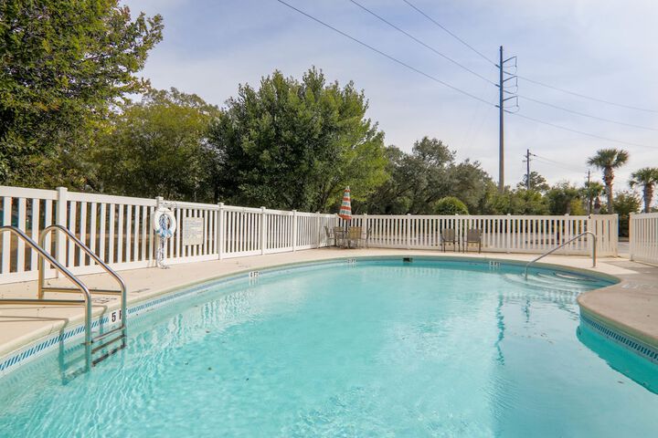 Pool 4 of 14