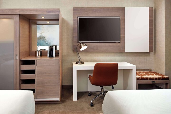 Room 33 of 52